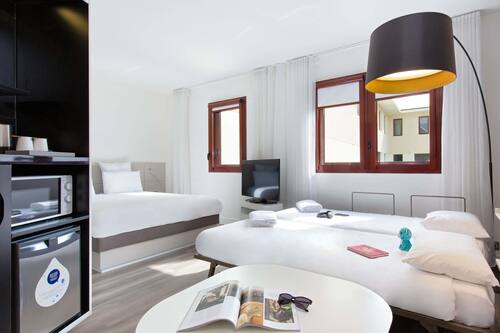 Suite Exécutive, 1 lit double et 1 canapé-lit | Minibar, coffres-forts dans les chambres, bureau