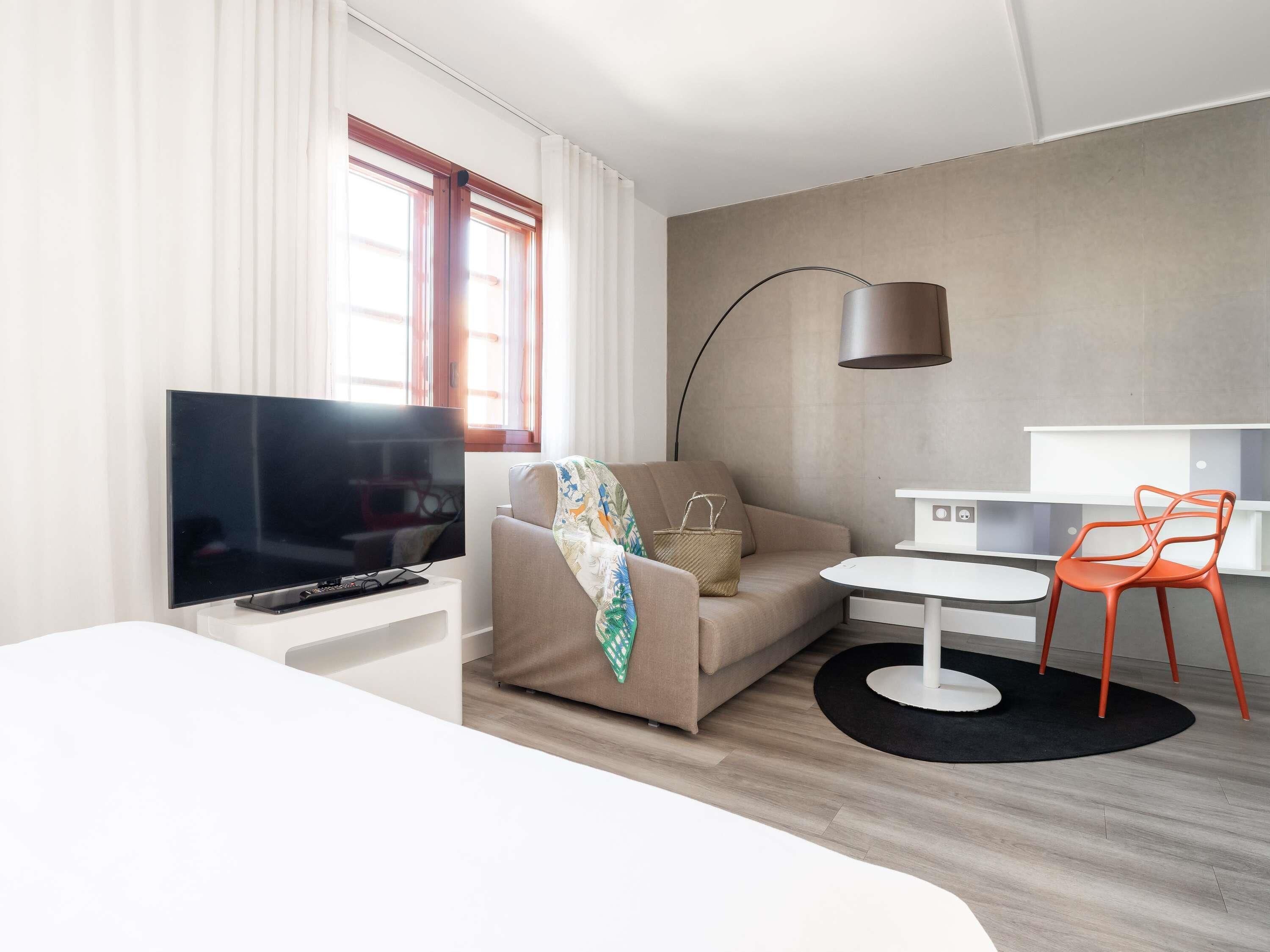 Minibar, in-room safe, desk, laptop workspace