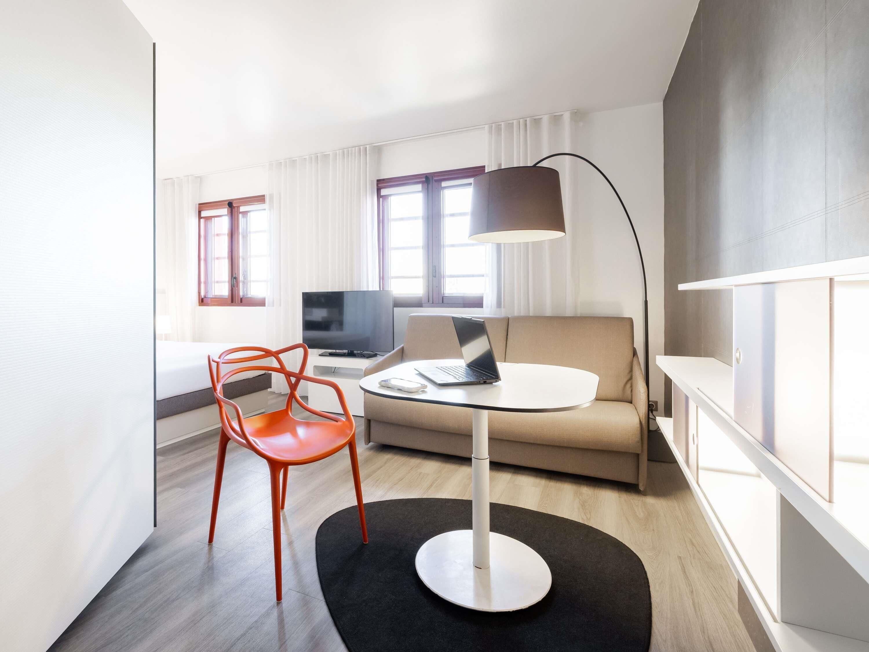 Suite Supérieure, 1 lit double et 1 canapé-lit | Minibar, coffres-forts dans les chambres, bureau