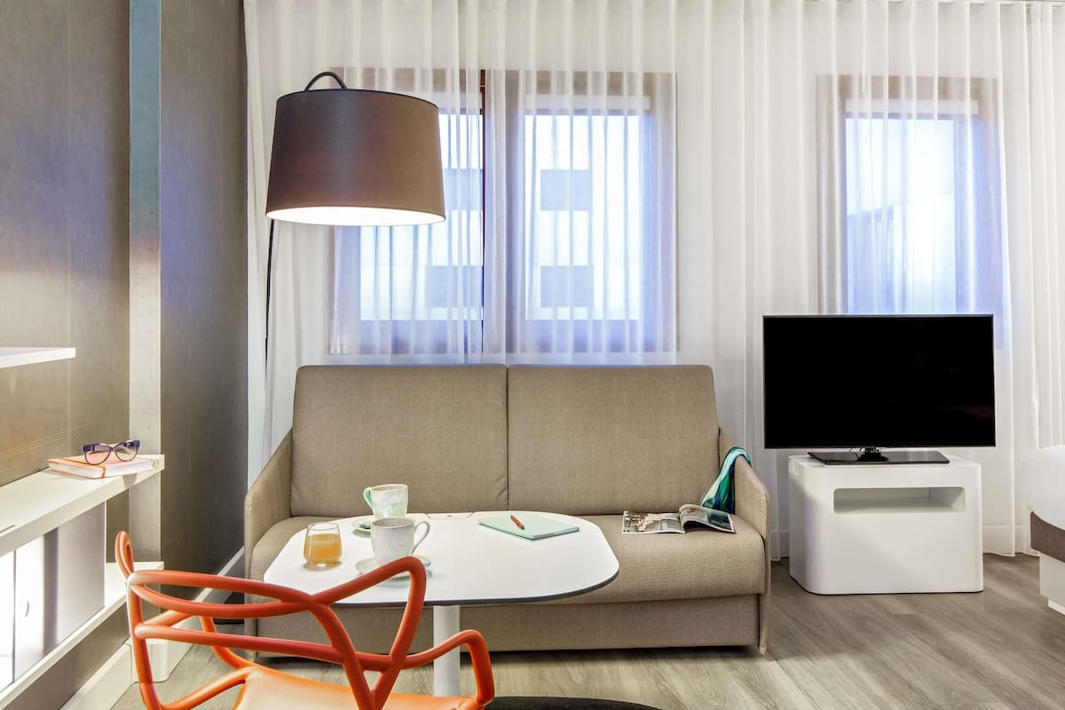 Executive Suite, 1 Double Bed with 1 Double Sofa bed