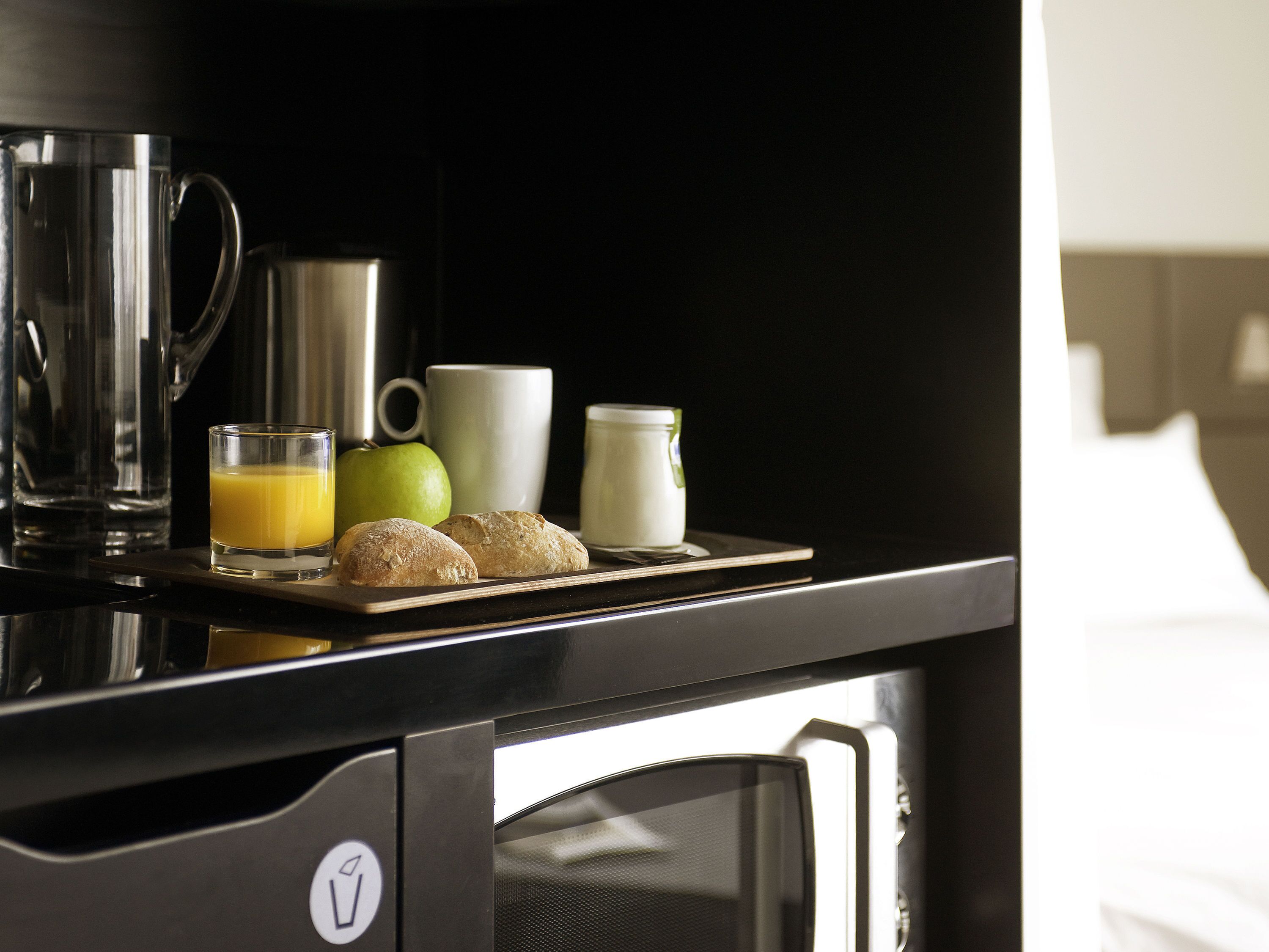 microwave, coffee/tea maker, electric kettle