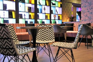 Breakfast, lunch, dinner served; local and international cuisine  - Hit the Sky (Sankt Anton am Arlberg)