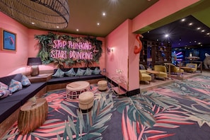 Coin salon dans le hall