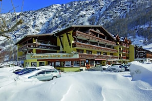 Front of property - Hotel Neue Post (Soelden)