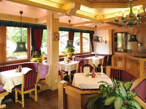 Breakfast, lunch and dinner served