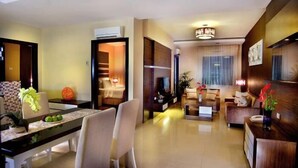 In-room dining - Grand City Hall Hotel Serviced Residences Medan (Medan)
