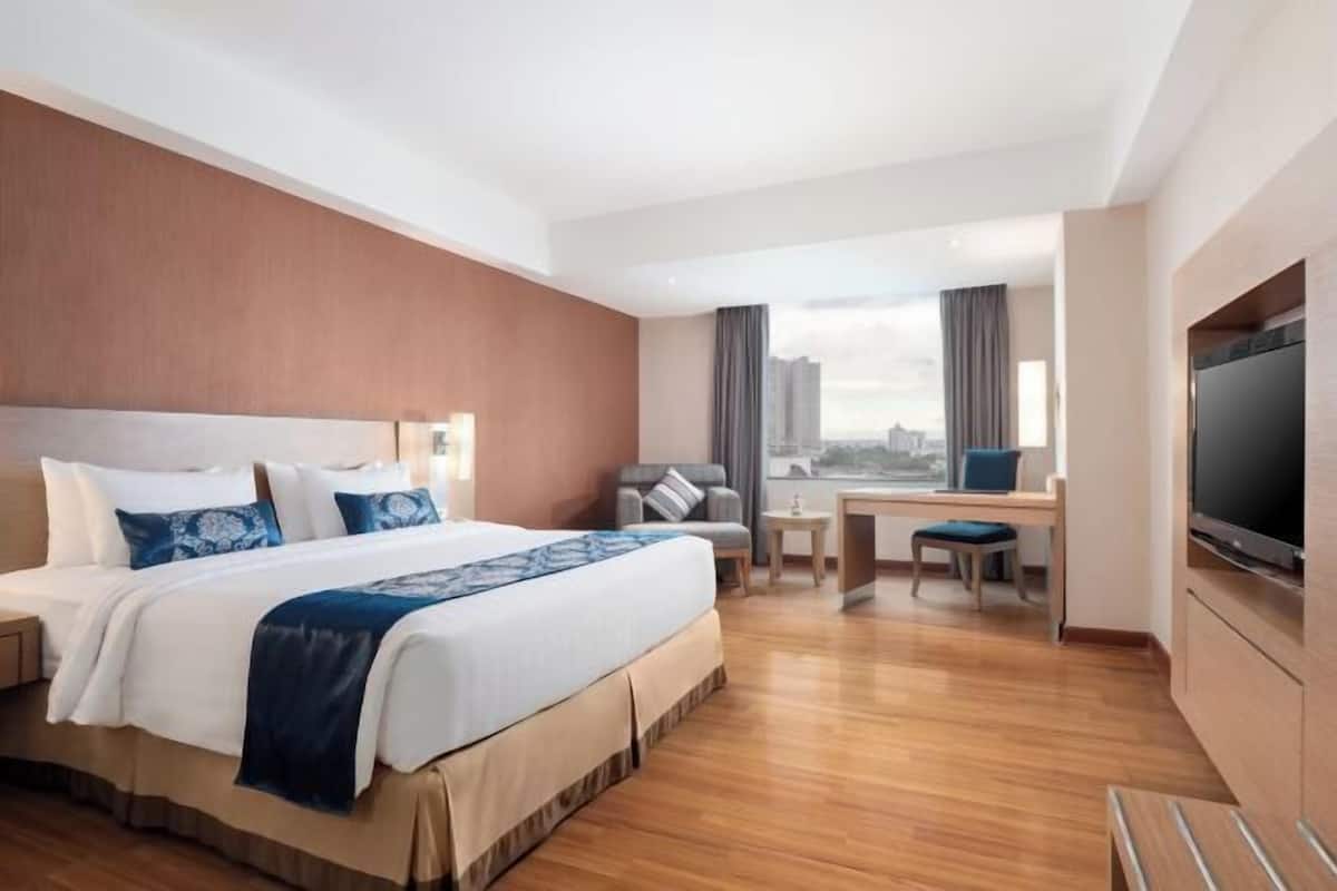 Minibar, in-room safe, soundproofing