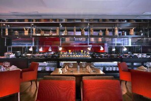 Restaurant - Grand City Hall Hotel Serviced Residences Medan (Medan)