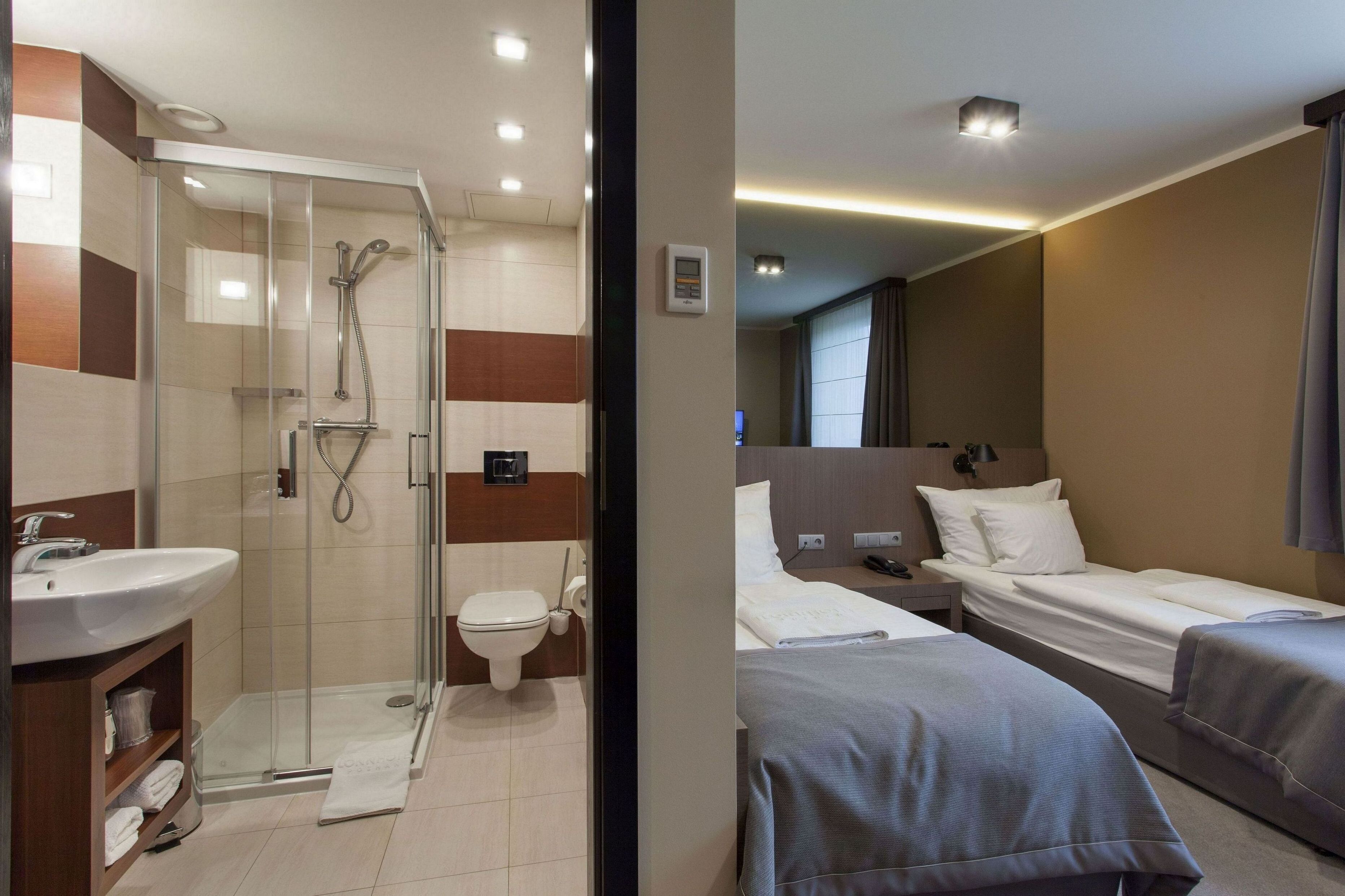 classic double or twin room | premium bedding, pillow-top beds, in-room safe, desk