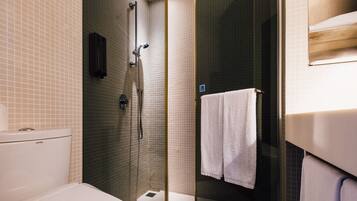 Shower, hair dryer, slippers, bidet