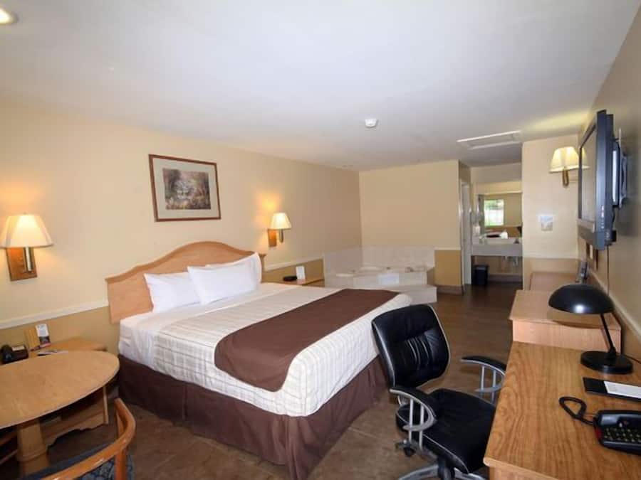 Standardrum - 1 kingsize-säng - icke-rökare - bubbelbad | Skrivbord, strykjärn/strykbräda, gratis wi-fi och väckarklockor