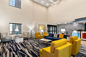 Lobby - Comfort Suites Bastrop (Bastrop)