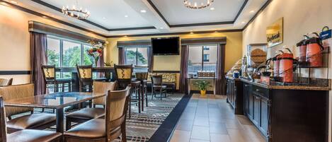 Free daily continental breakfast