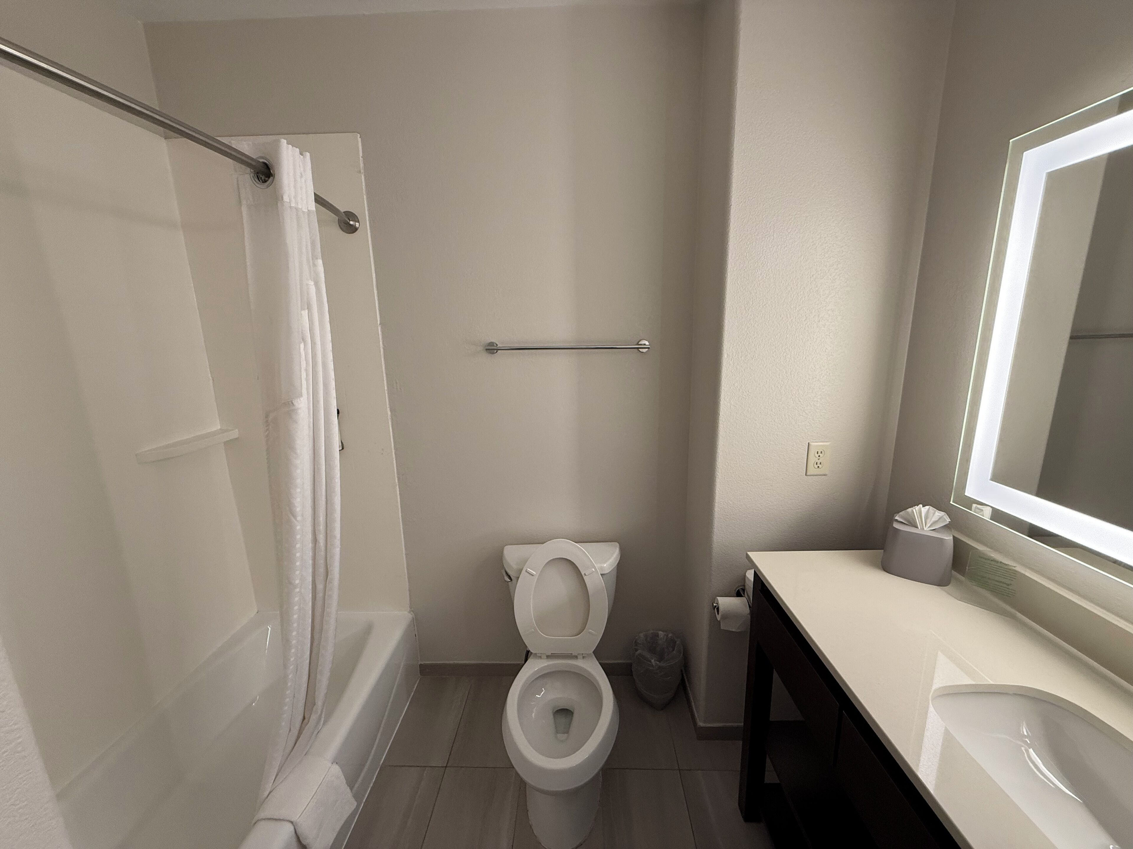 combined shower/bathtub, free toiletries, hair dryer, towels