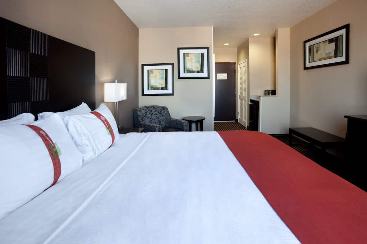 In-room safe, desk, iron/ironing board, free cribs/infant beds