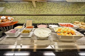 Desayuno bufé gratuito y diario