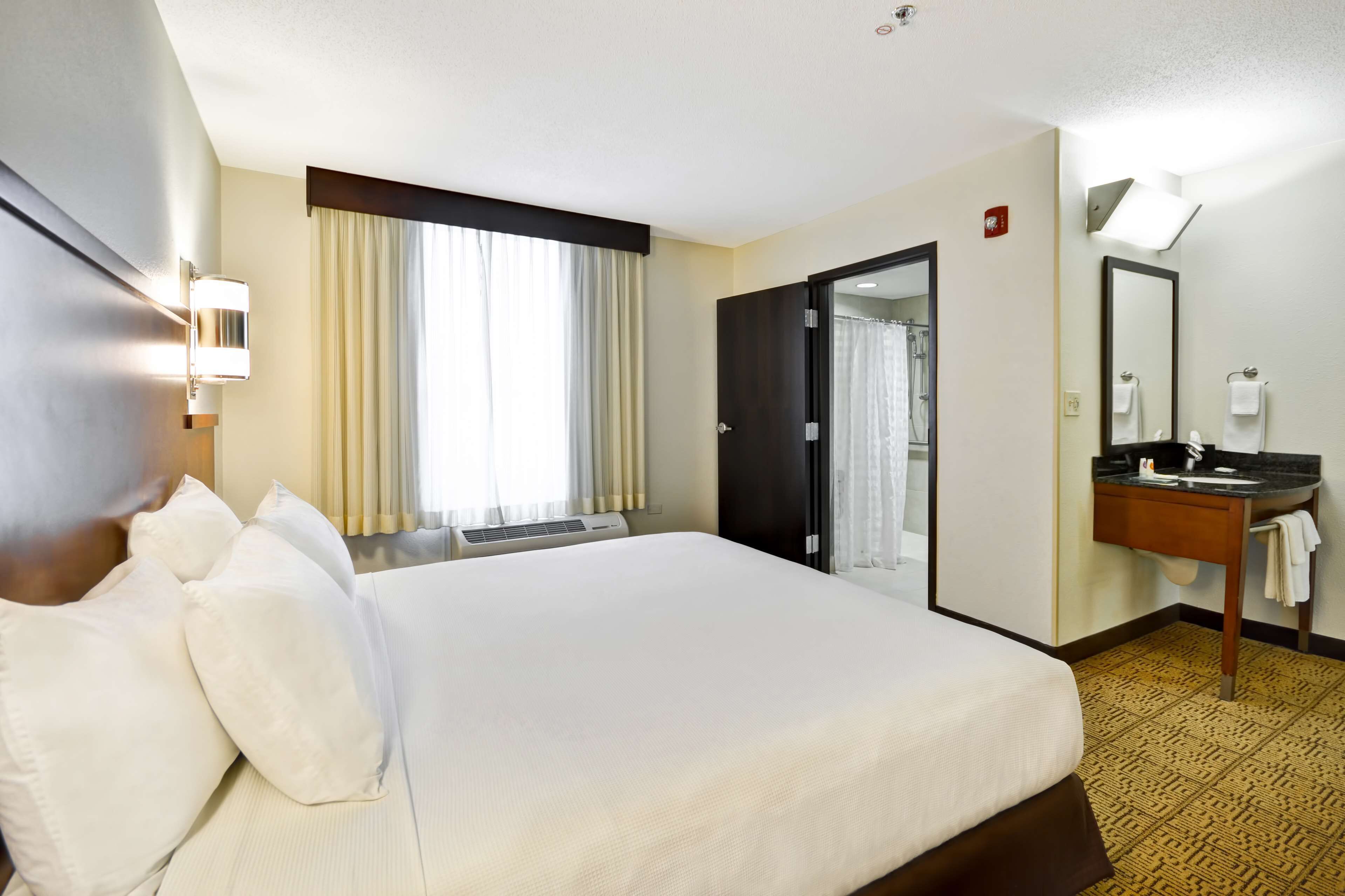 down duvets, in-room safe, desk, laptop workspace