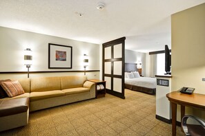 Down comforters, in-room safe, desk, laptop workspace - Hyatt Place Chicago/Naperville/Warrenville (Warrenville)