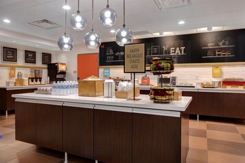 Sudah termasuk sarapan prasmanan setiap hari