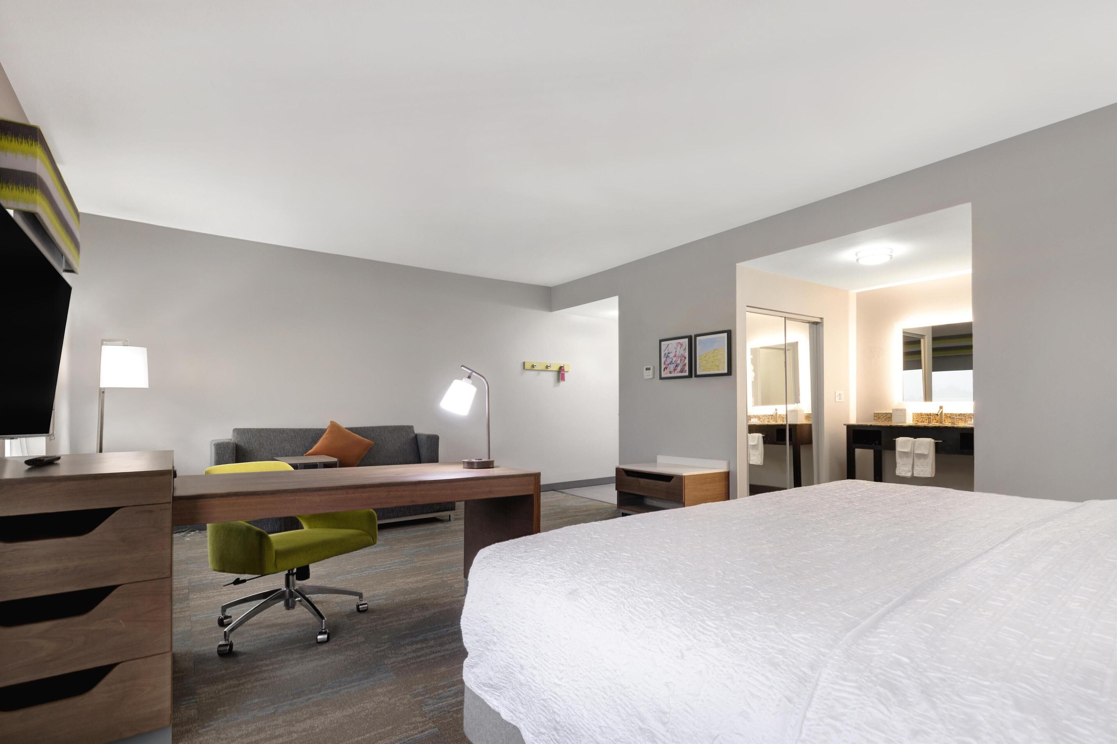 1 bedroom, desk, laptop workspace, blackout curtains