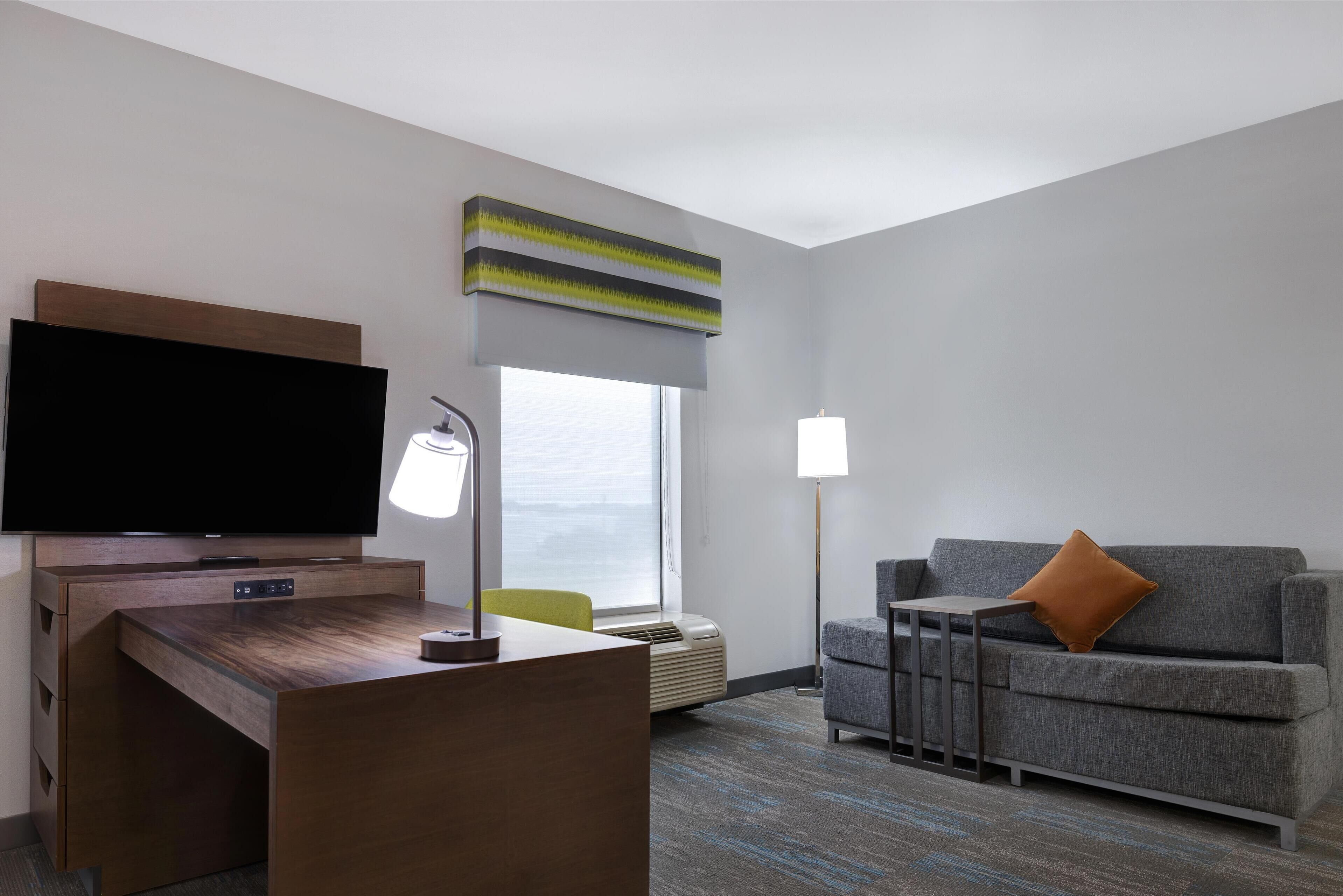 1 bedroom, desk, laptop workspace, blackout curtains