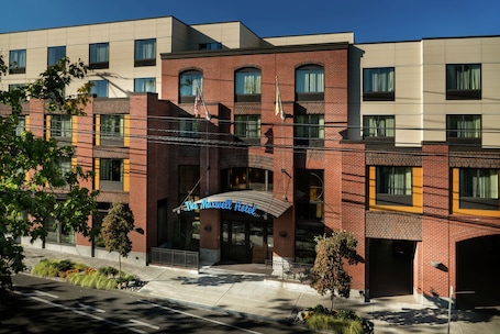 Aerial view. Staypineapple, The Maxwell Hotel, Seattle Center Seattle