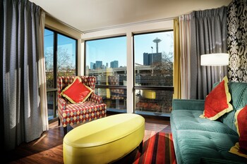 Premium bedding, down comforters, pillowtop beds, in-room safe at Staypineapple, The Maxwell Hotel, Seattle Center Seattle