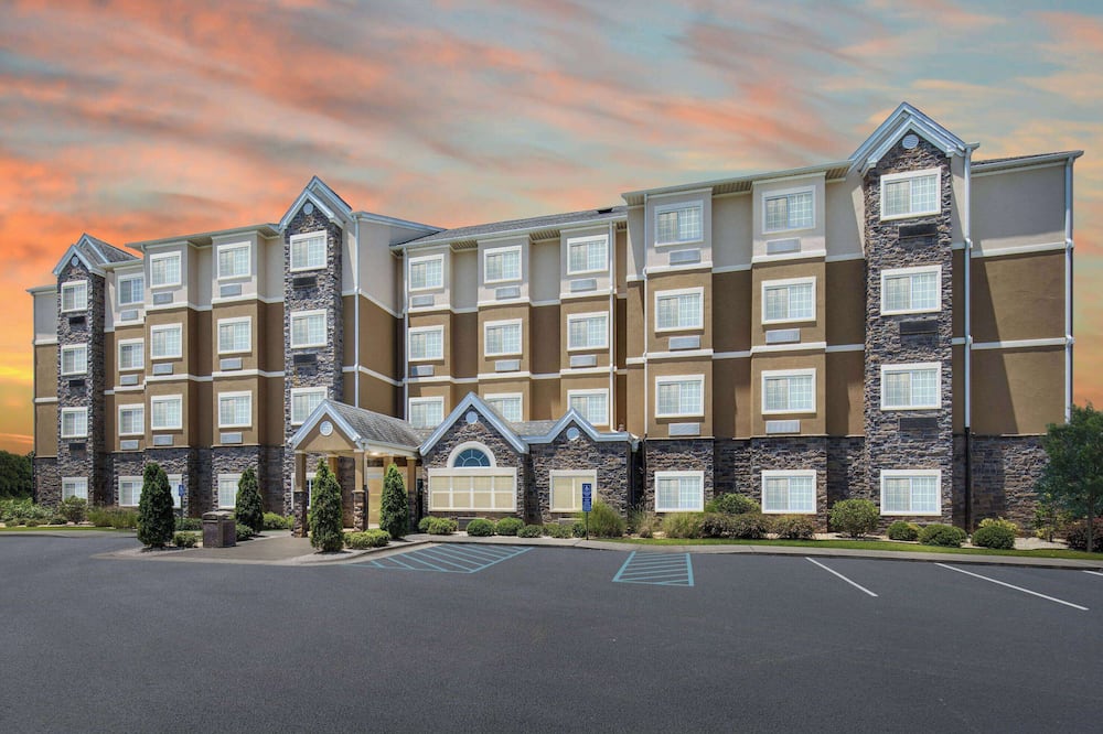 Microtel Inn & Suites by Wyndham Opelika