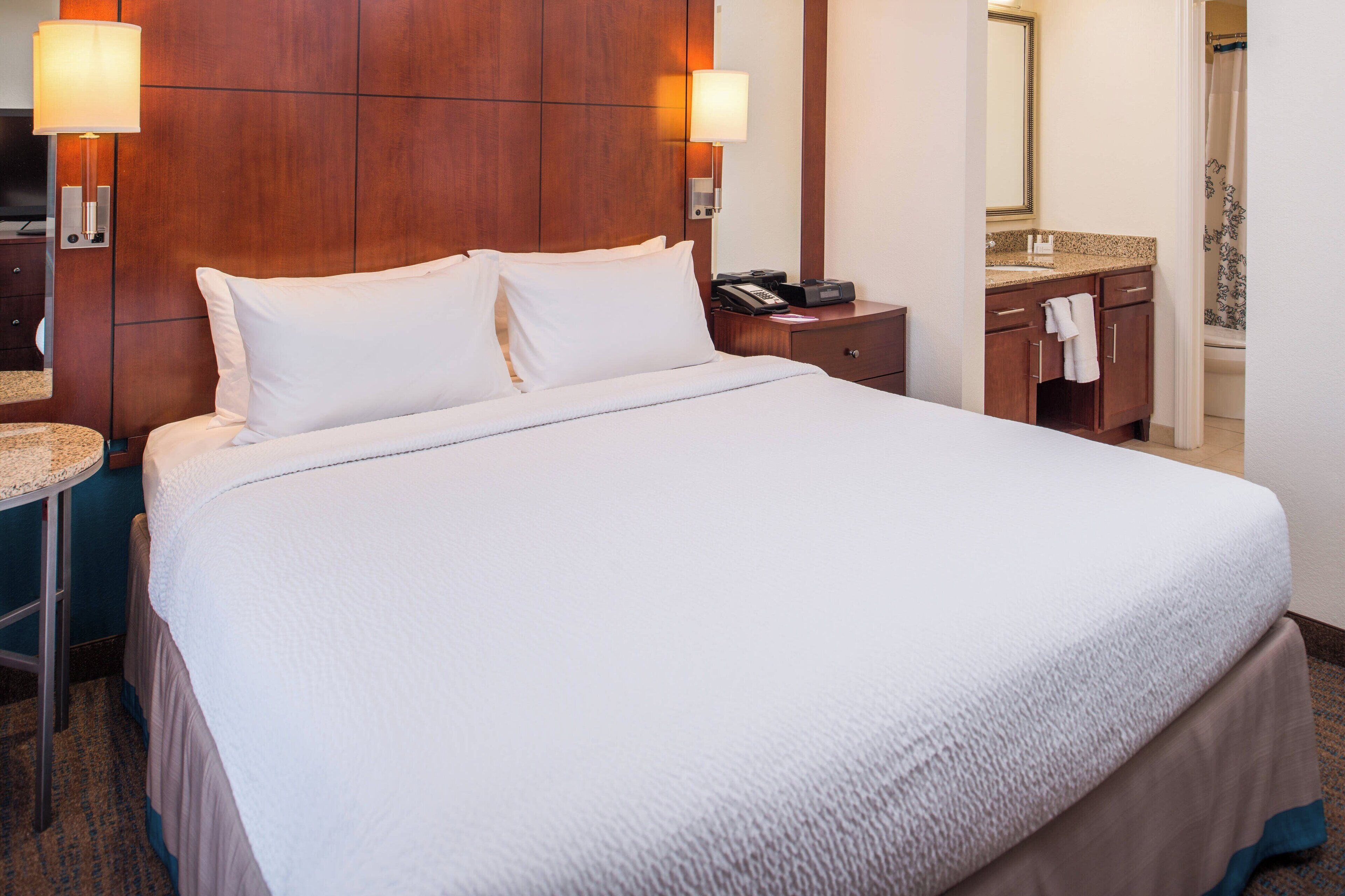 executive suite, 2 bedrooms, park view | hypo-allergenic bedding, down duvets, pillow-top beds, in-room safe