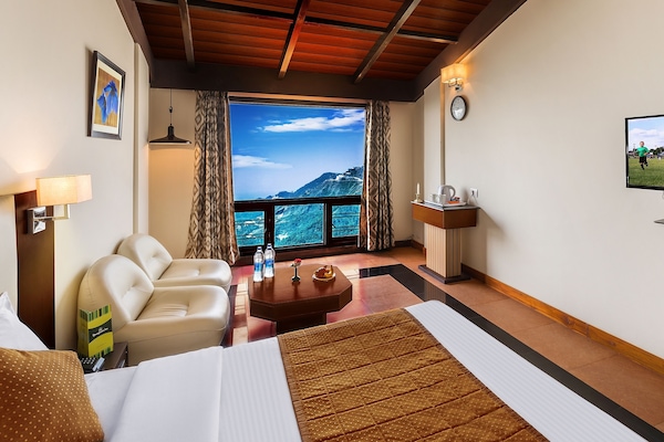 Quarto luxo, 1 cama Queen, vista para a montanha | 1 quarto, cofres nos quartos, escrivaninha, cortinas blackout