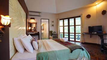 Villa | Pillow-top beds, minibar, in-room safe, desk