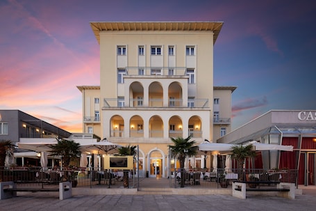 Fachada de la propiedad. BO Hotel Palazzo