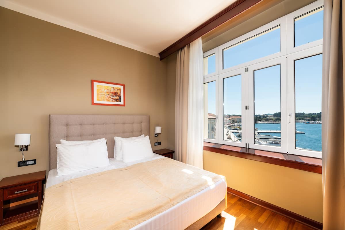 Premium Double Room, City View