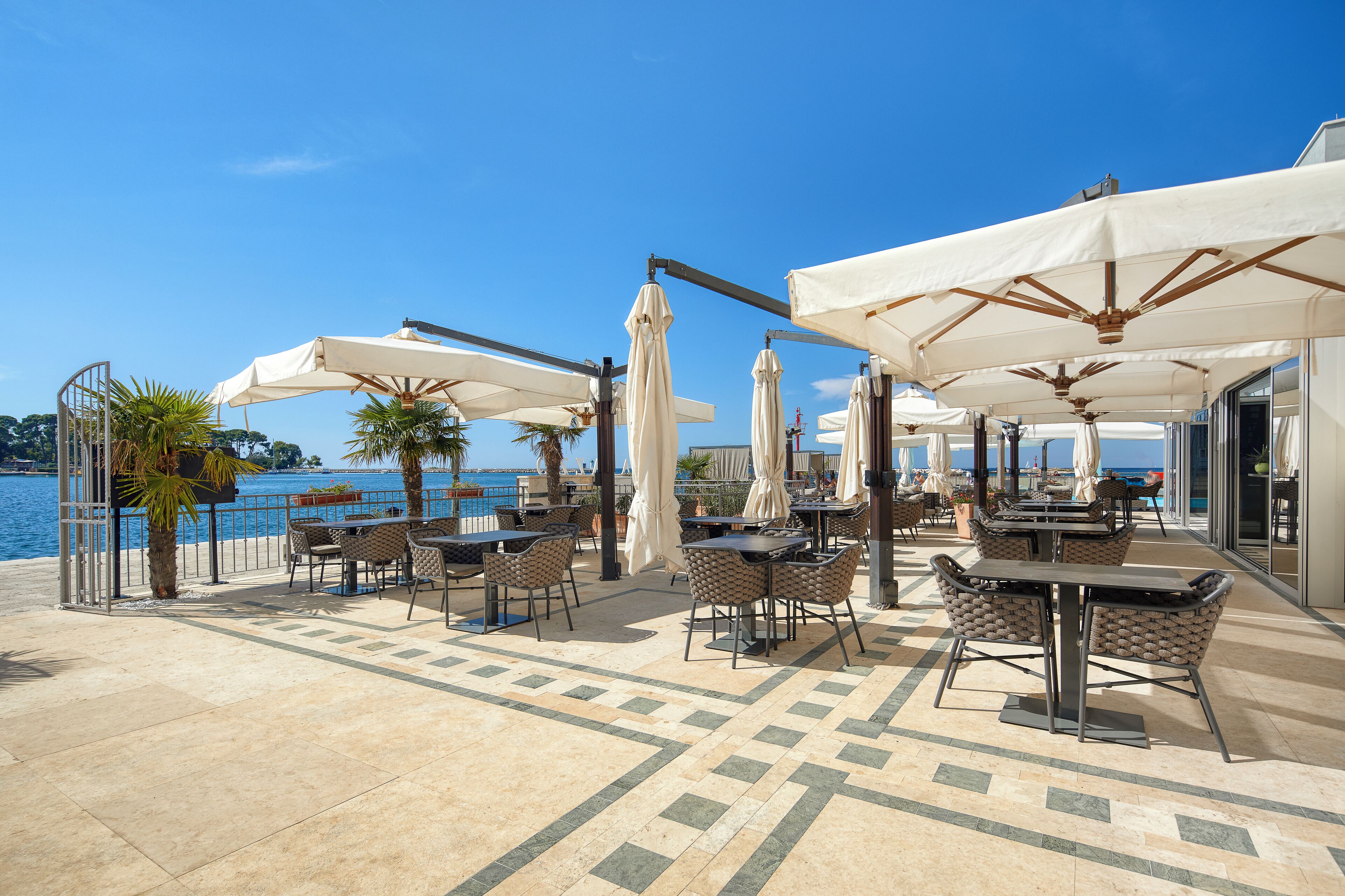 breakfast, lunch, dinner served; sea views