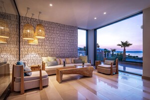 Sala de estar en el lobby