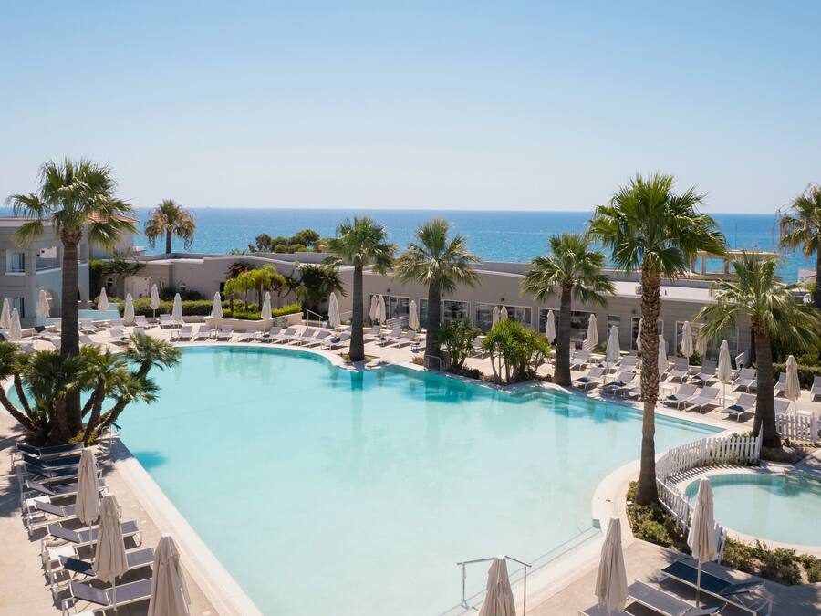 2 outdoor pools, pool umbrellas, sun loungers