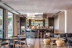 5 bars/lounges, poolside bar, beach bar - Mitsis Rodos Village (Rhodes)