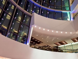 3 restaurants servant le petit déjeuner, spécialités Cuisine française