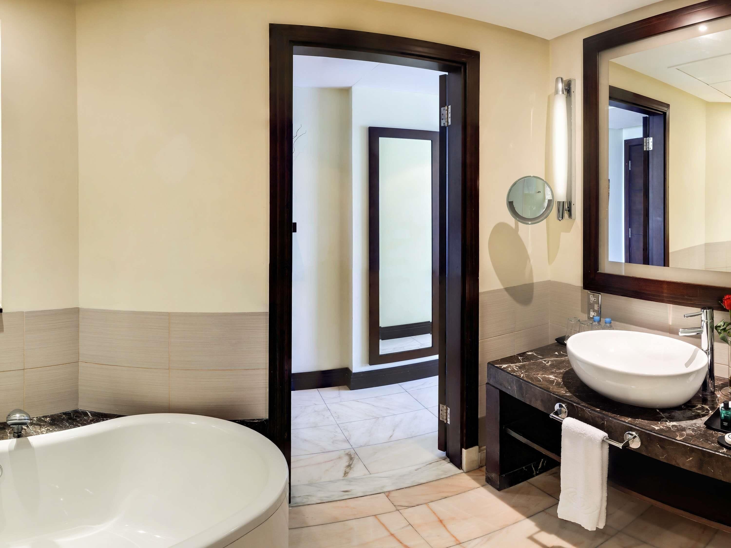 Frette Italian sheets, premium bedding, down comforters, pillowtop beds