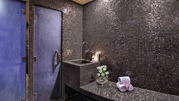 Body treatments, massage/treatment rooms