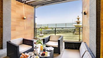 Petit déjeuner buffet (100 SAR par personne)