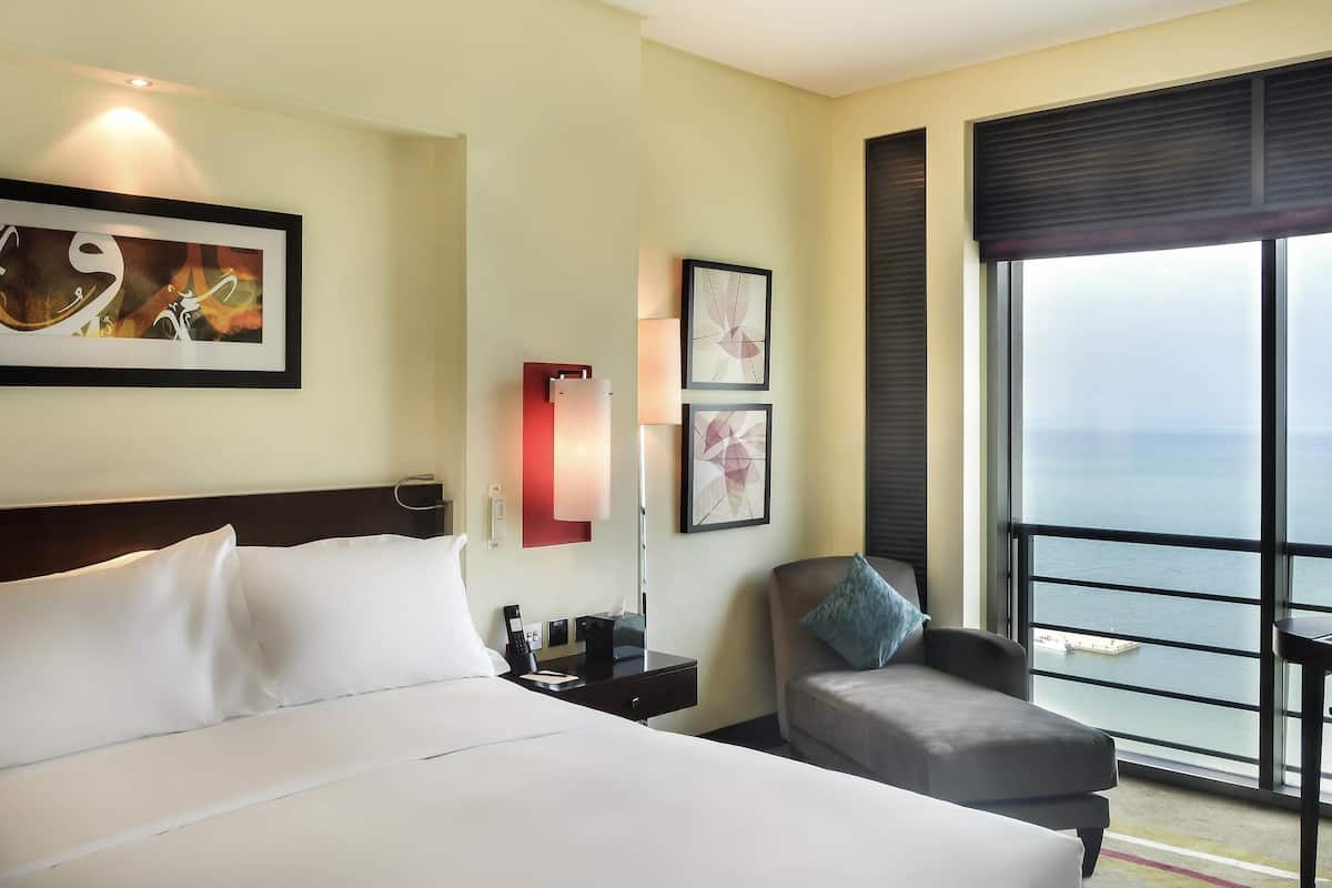 1 bedroom, Frette Italian sheets, premium bedding, down duvets