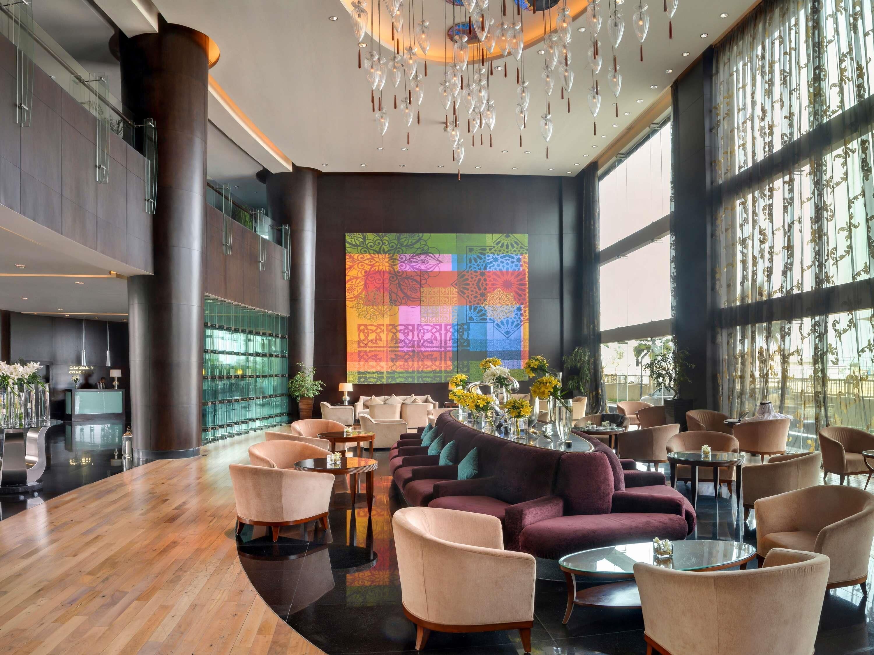 3 restaurants, breakfast, lunch, dinner served; French cuisine