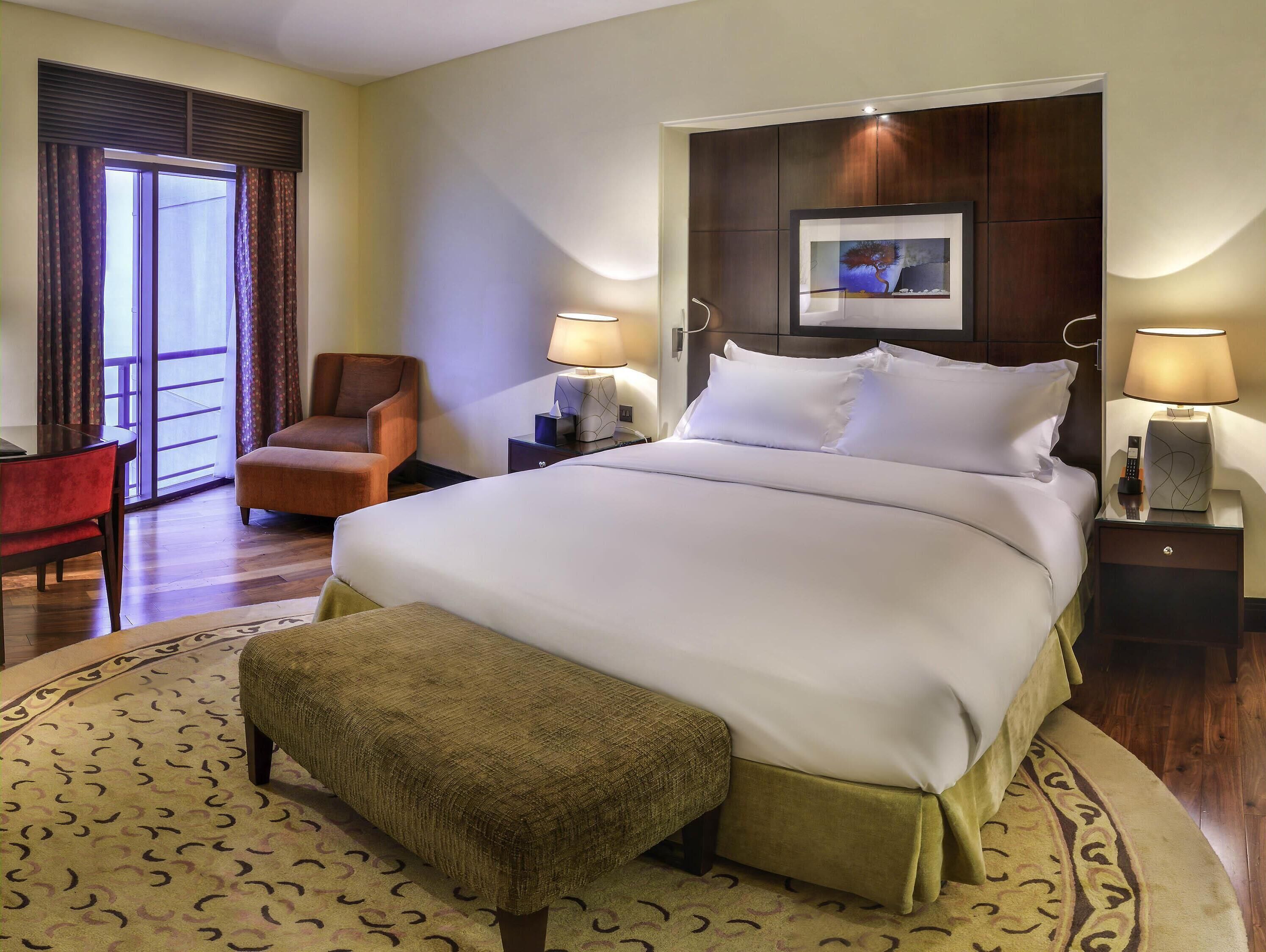 Suite, 1 King Bed, Club Lounge Access, Sea View (Prestige) | Frette Italian sheets, premium bedding, down comforters, pillowtop beds