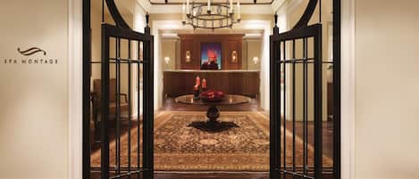 Parihoitohuone(ita), sauna, höyrysauna, vartalohoitoja, hydroterapiaa