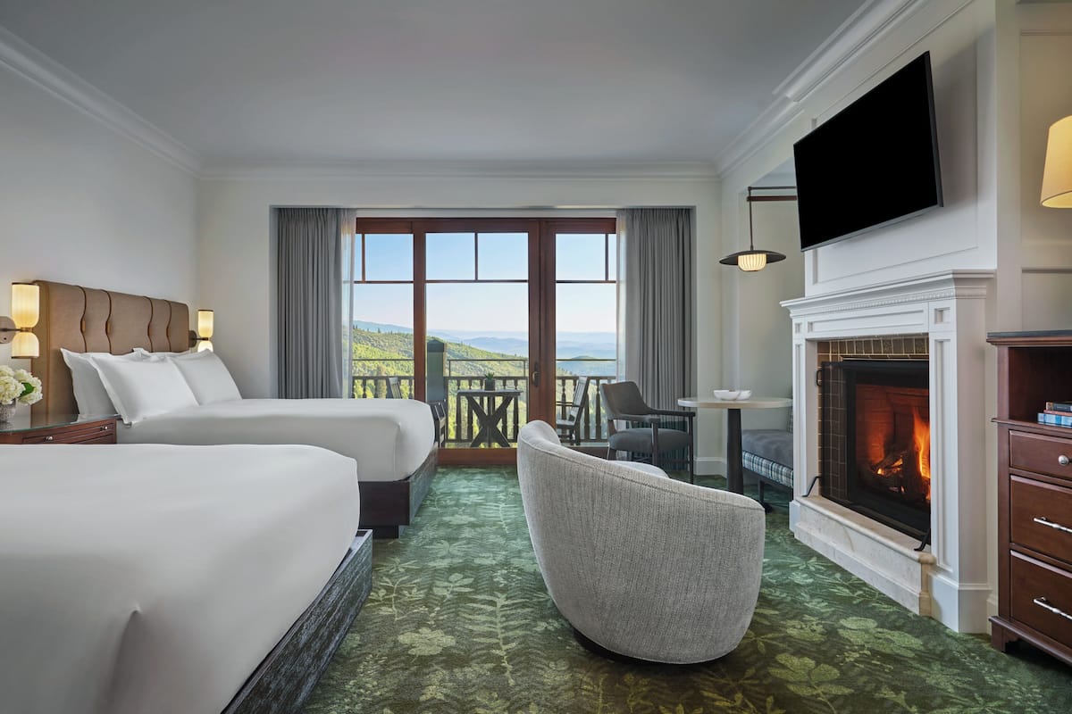 1 bedroom, premium bedding, down comforters, in-room safe