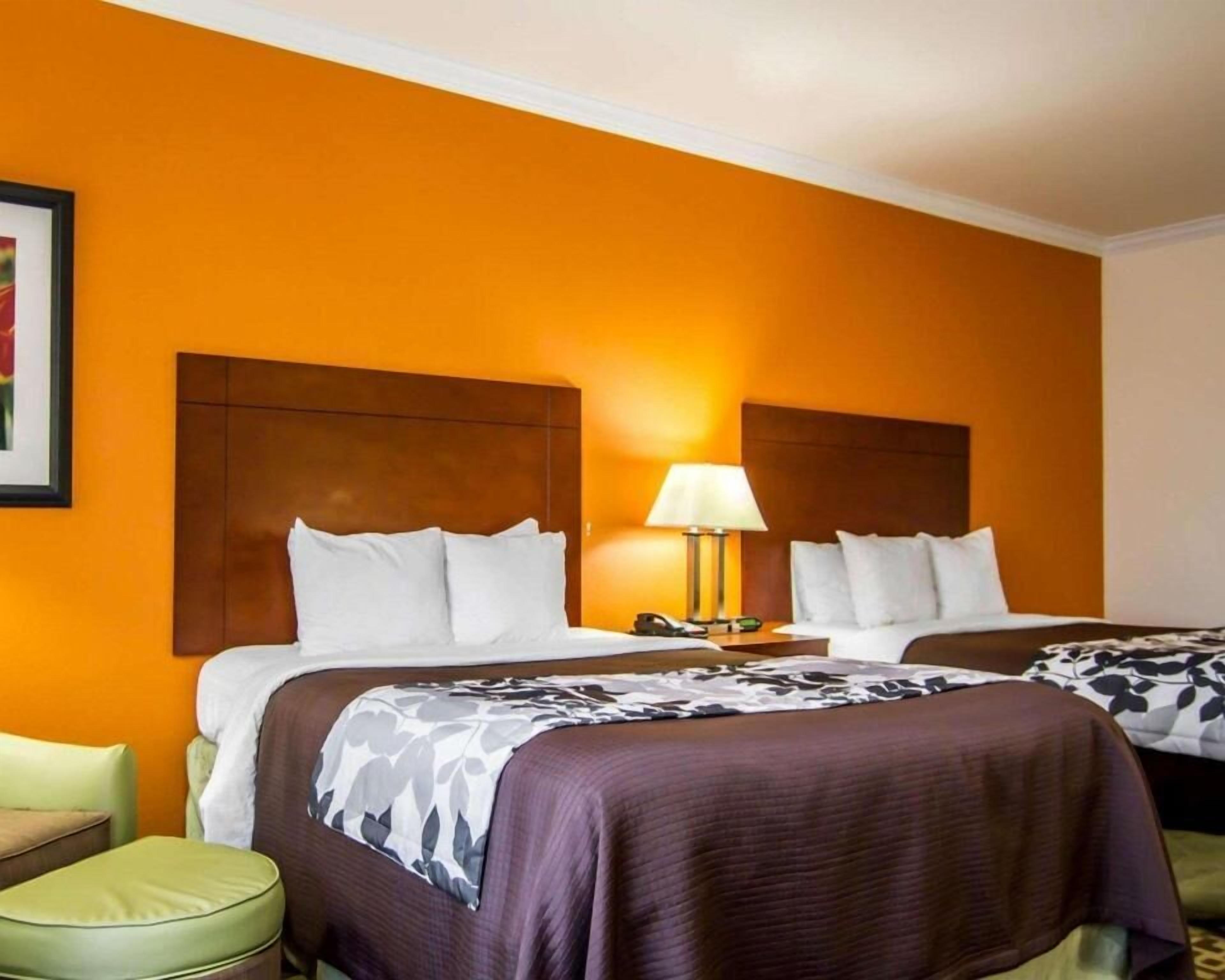 Desk, iron/ironing board, rollaway beds, free WiFi