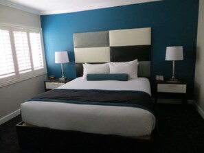 Suite, 1 King Bed, Non Smoking, Jetted Tub (No Resort Fees)