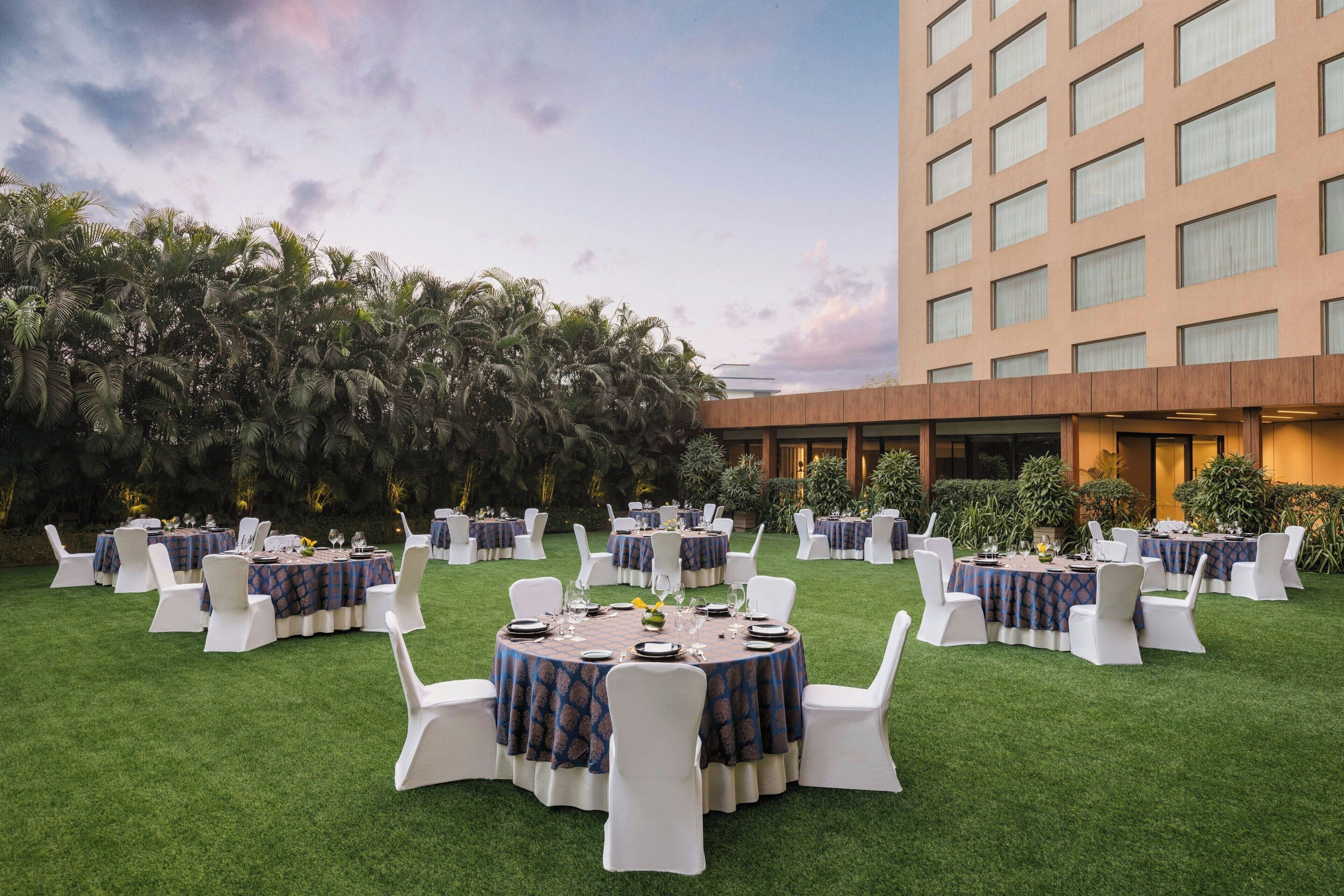 outdoor pool, open 6:30 am to 10:00 pm, pool umbrellas, pool loungers