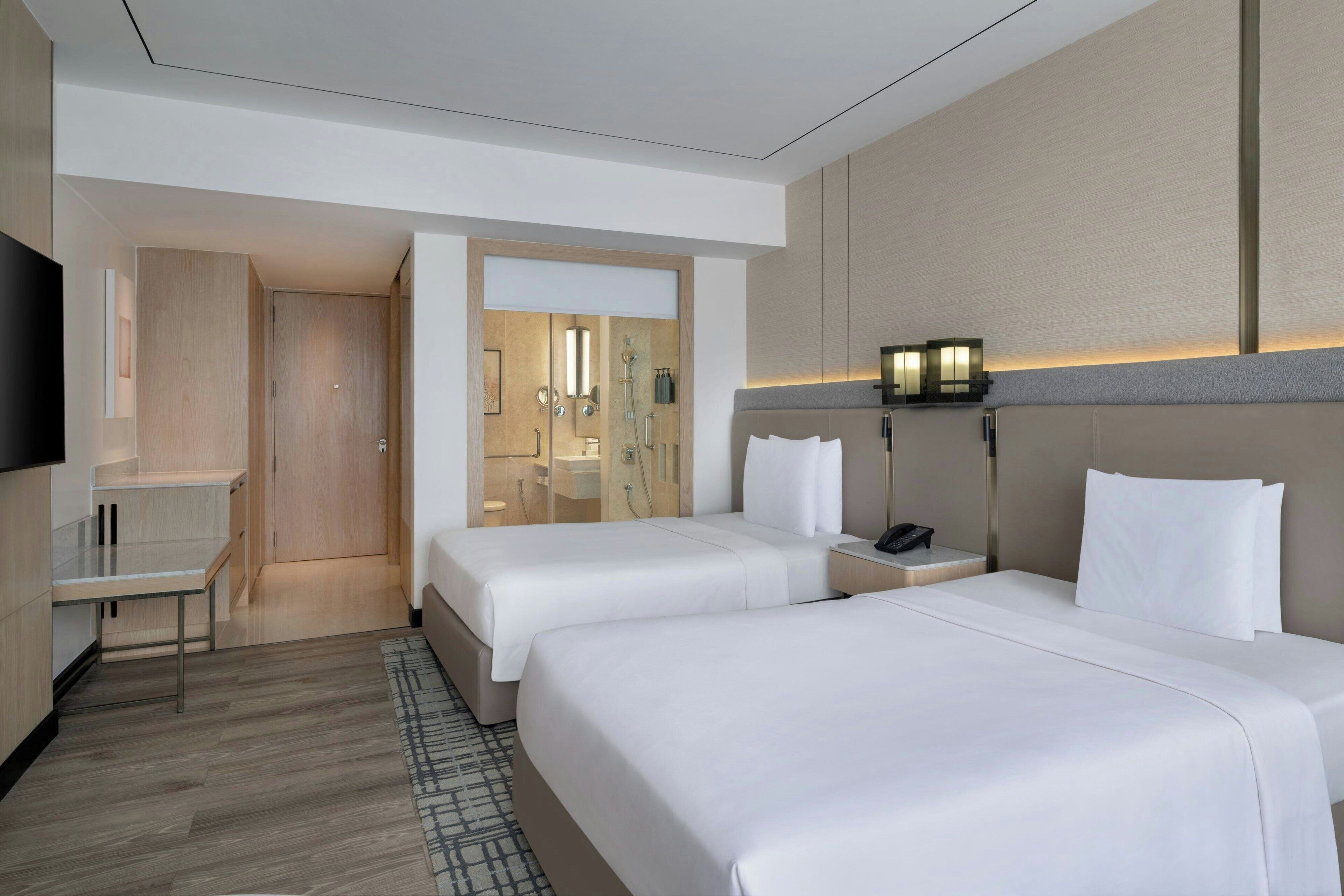 行政客房, 2 张单人床 | 浴室 | 免费洗浴用品、吹风机、浴袍、拖鞋